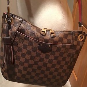 LOUIS VUITTON South Bank Besace